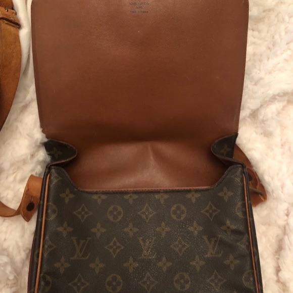 Louis Vuitton crossbody - Picture 4 of 11